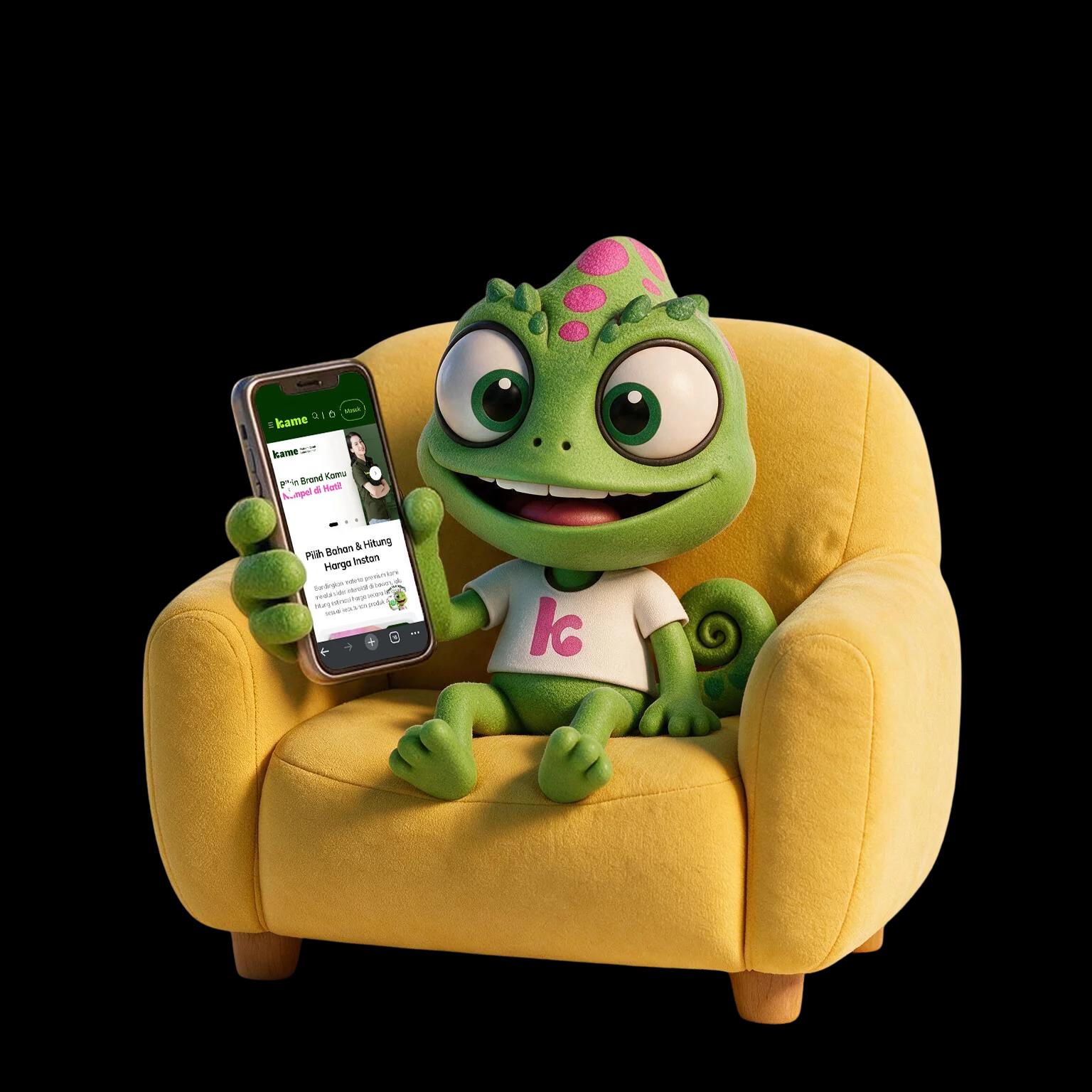 Kame duduk di sofa sambil menunjukkan situs Kame di ponsel